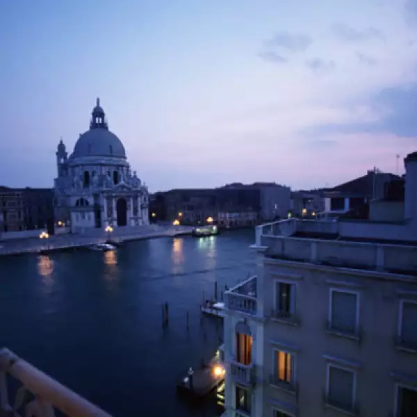 Si quieres saber más sobre este destino, visita la página oficial de turismo de Venecia (www.turismovenezia.it).