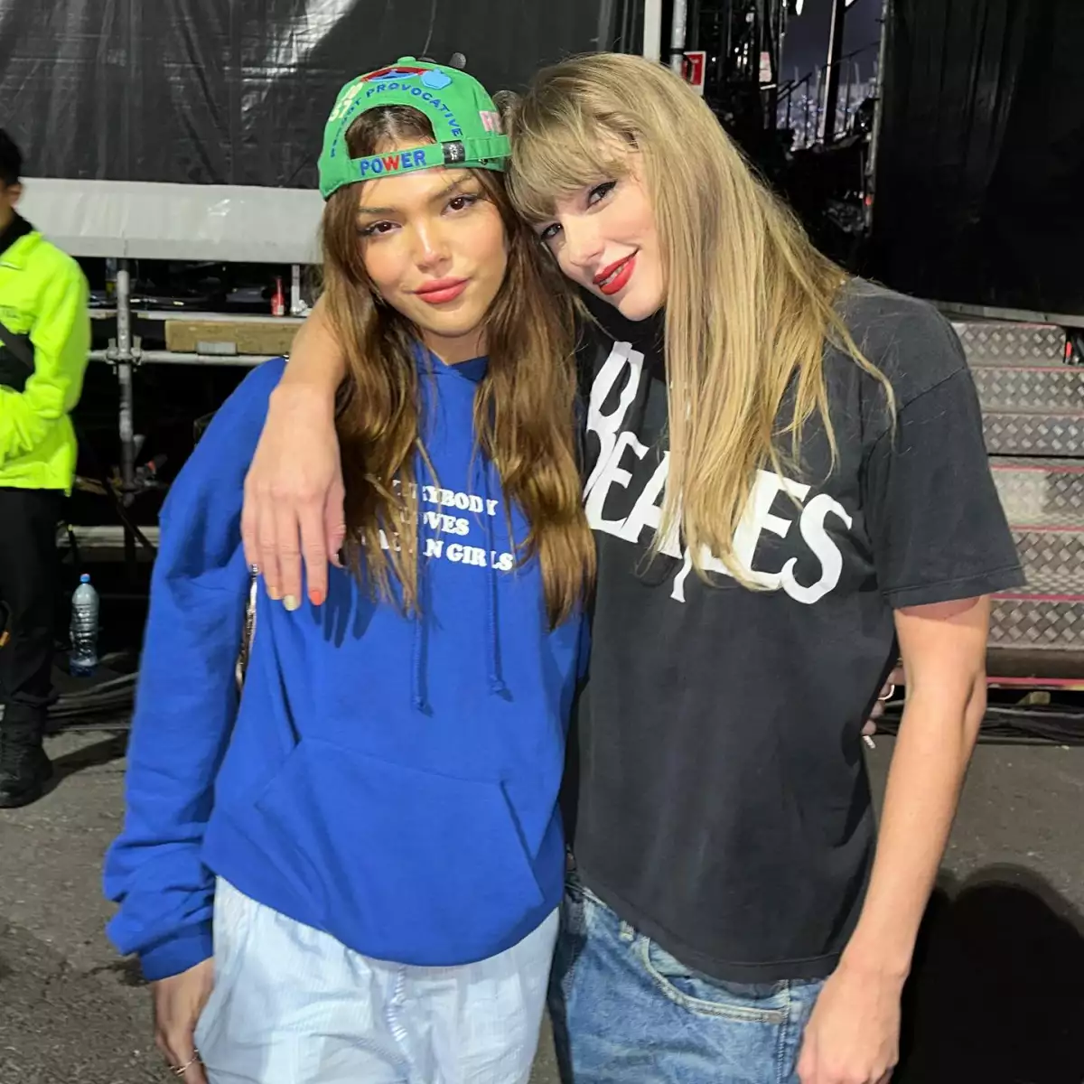 Bu Cuaron y Taylor Swift en el Foro Sol.