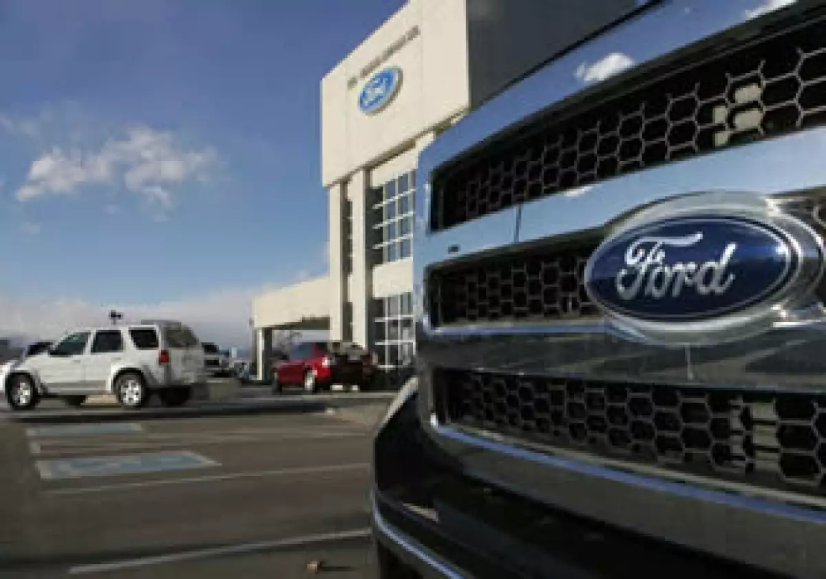 Ford Motor dijo que sus ventas totales en marzo subieron 19.2%, mientras las de GM crecieron 11.4%. (Foto: AP)