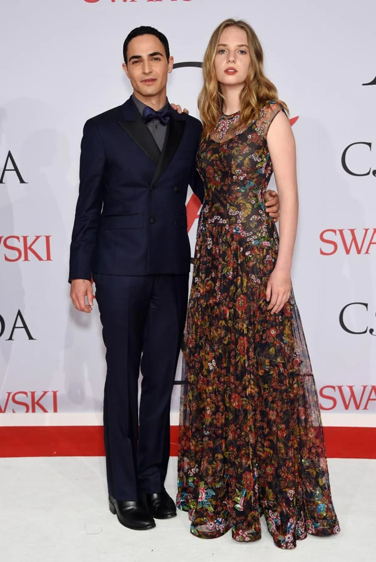 La teenager llegó de la mano del famoso diseñador Zac Posen, de quien era su vestido.