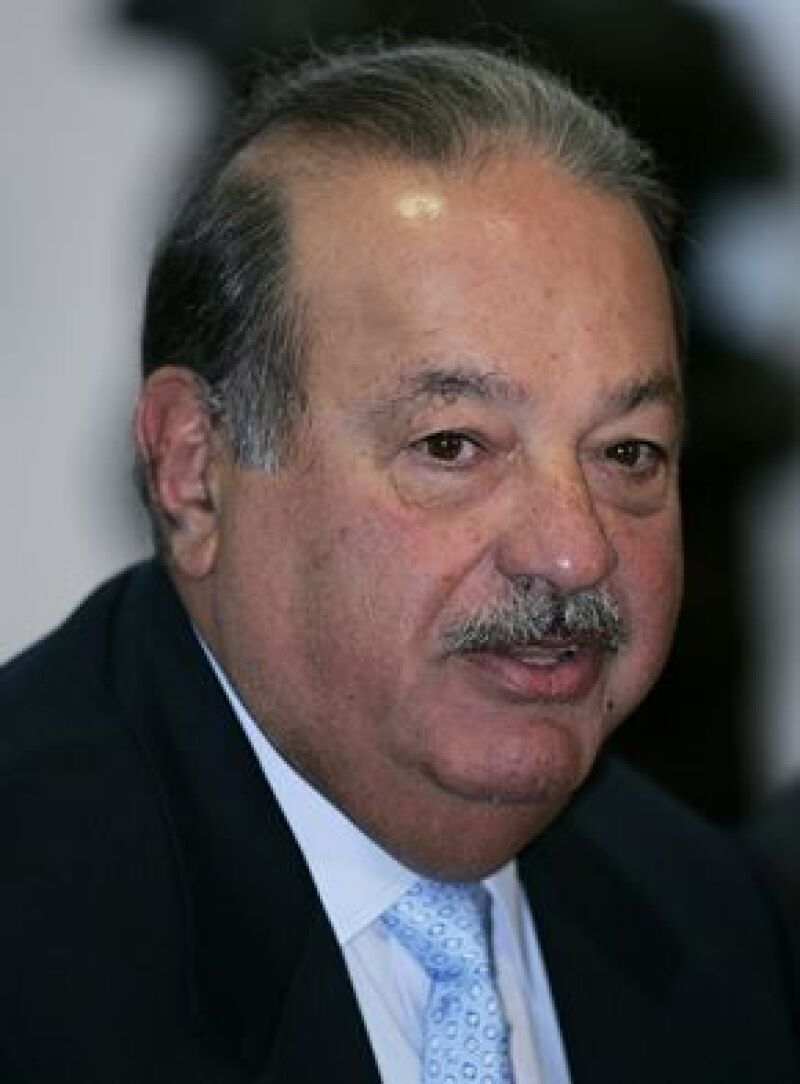 El empresario estuvo en el nombramiento de una galería en honor del ex presidente de AT&T.