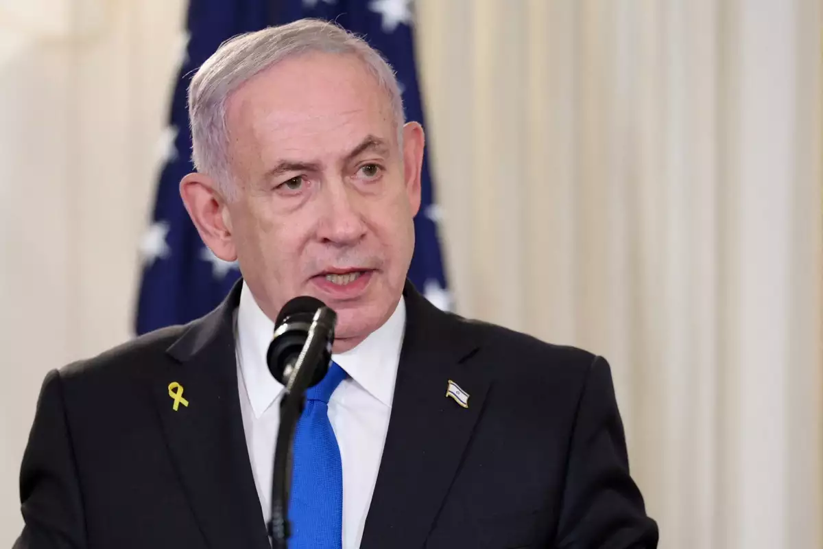 El primer ministro israelí, Benjamin Netanyahu, habla durante una conferencia de prensa conjunta con el presidente de los Estados Unidos, Donald Trump (no en la foto) en el comedor estatal de la Casa Blanca en Washington, D.C., EE. UU., el 29 de septiembre de 2025.