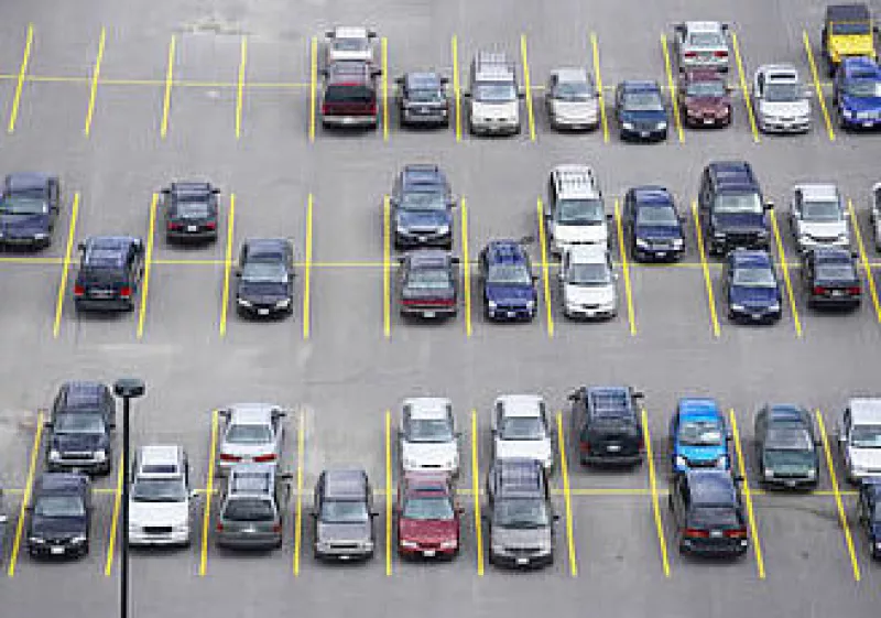 Los usuarios pagan hasta 80 pesos por una hora de estacionamiento en los hoteles. (Foto: Jupiter Images)