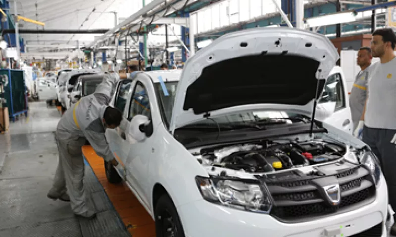 Se prevé que los mercados automotores francés y europeo caerán un 5%. (Foto: AP)