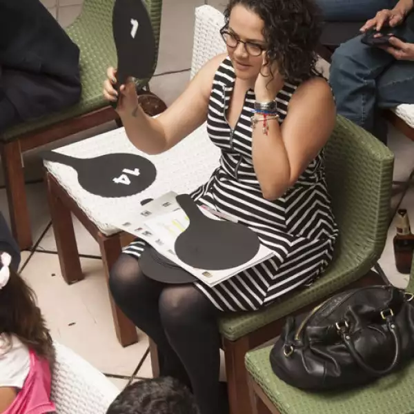 Montserrat Castañón en la puja por las mejores piezas