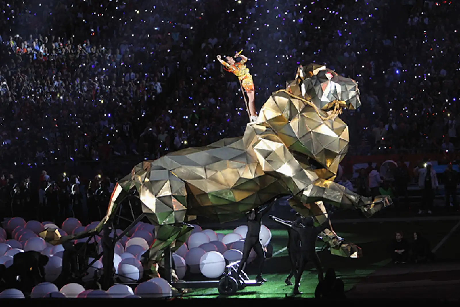 Katy Perry impresinó este año con su show en el medio tiempo del Super Bowl.