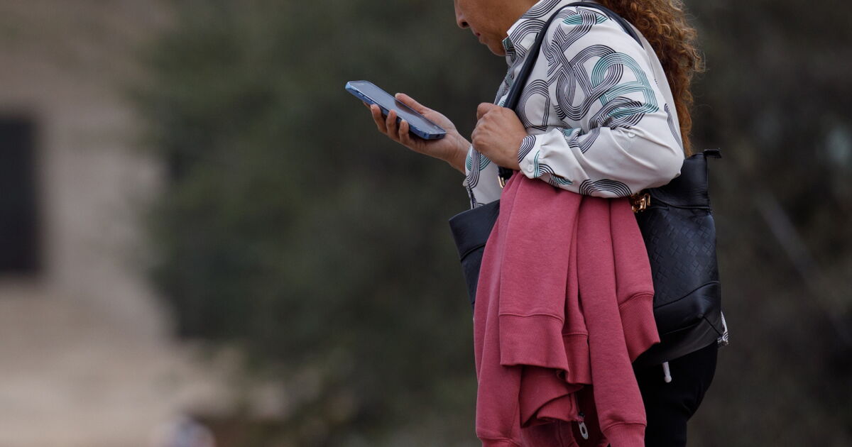 CAOS TELEFÓNICO: ¡MILLONES DE LÍNEAS SUSPENDIDAS!