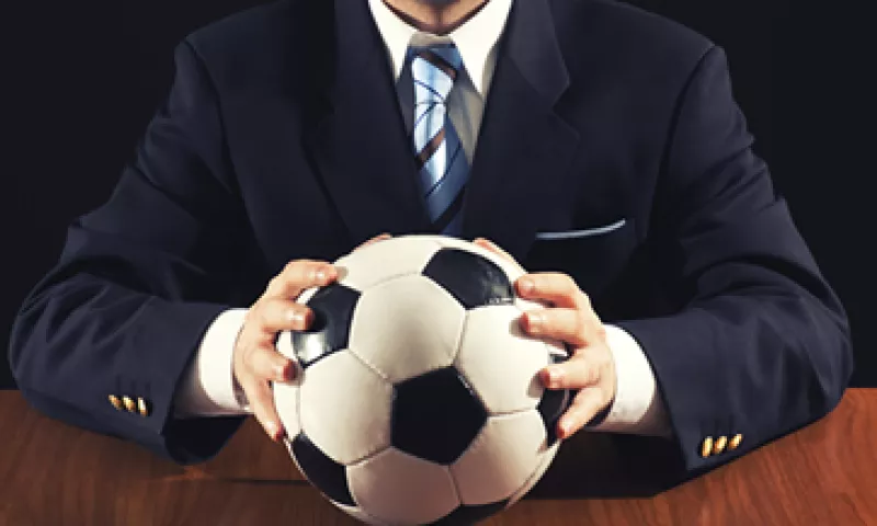 Tras 14 años de carrera futbolística, Jorge Valdano, escribió el libro ‘Los once poderes del líder’, en el que da sus mejores consejos de liderazgo. (Foto: Getty Images)