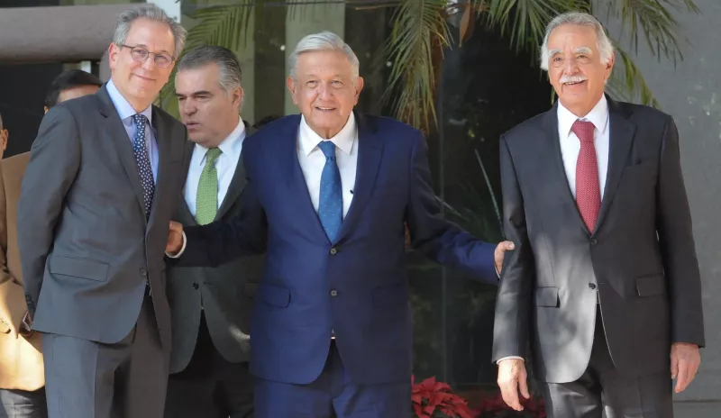 Andrés Manuel López Obrador, presidente de México, presentó a Rogelio Vega Sáenz como nuevo presidente del Consejo Mexicano de Negocios, en lugar de Antonio del Valle. 