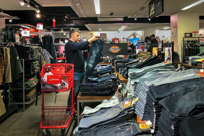  Profeco sometió 17 modelos de jeans para caballero a pruebas de resistencia, lavado y conservación del color.