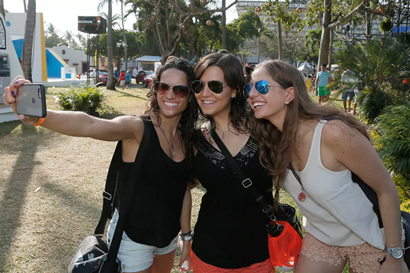 Cely Hanono, Nicole Cohen y Lisa Levy