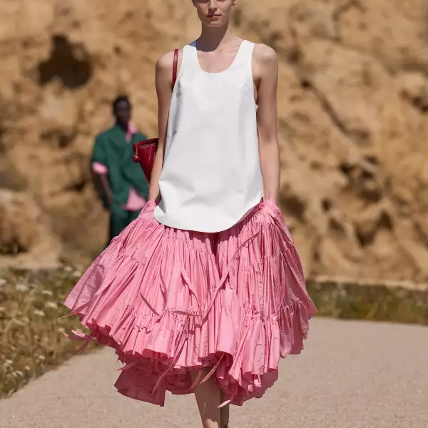 Jacquemus PO S27 026.jpg
