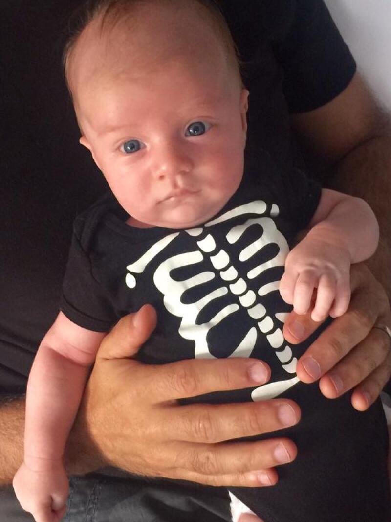Ésta fue la primera foto que los orgullosos padres compartieron de Andrés, quien nació el 18 de septiembre de 2015.