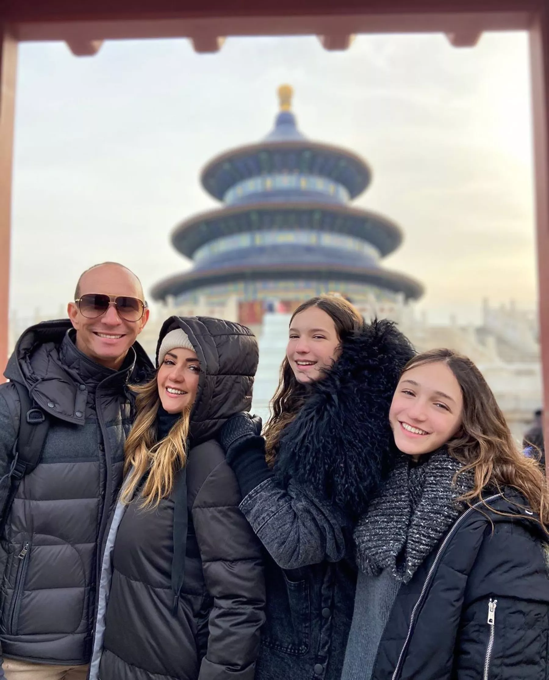 Erik Rubín, Andrea Legarreta, Mía y Nina Rubín
