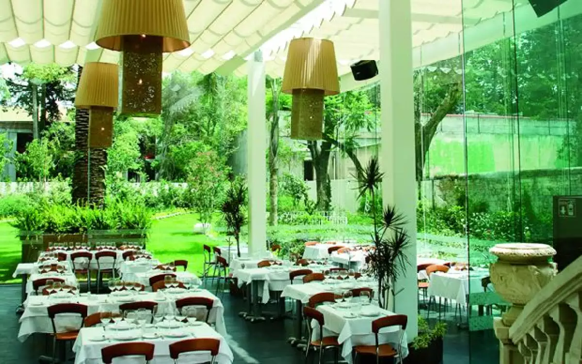 Platillos perfectos para compartir y una terraza espectacular hacen de este lugar un favorito del sur.