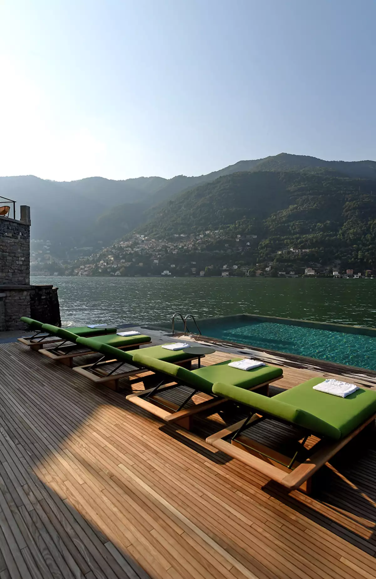 il sereno lago di como