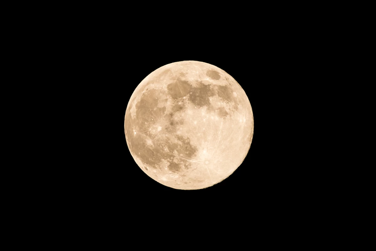 Luna.
