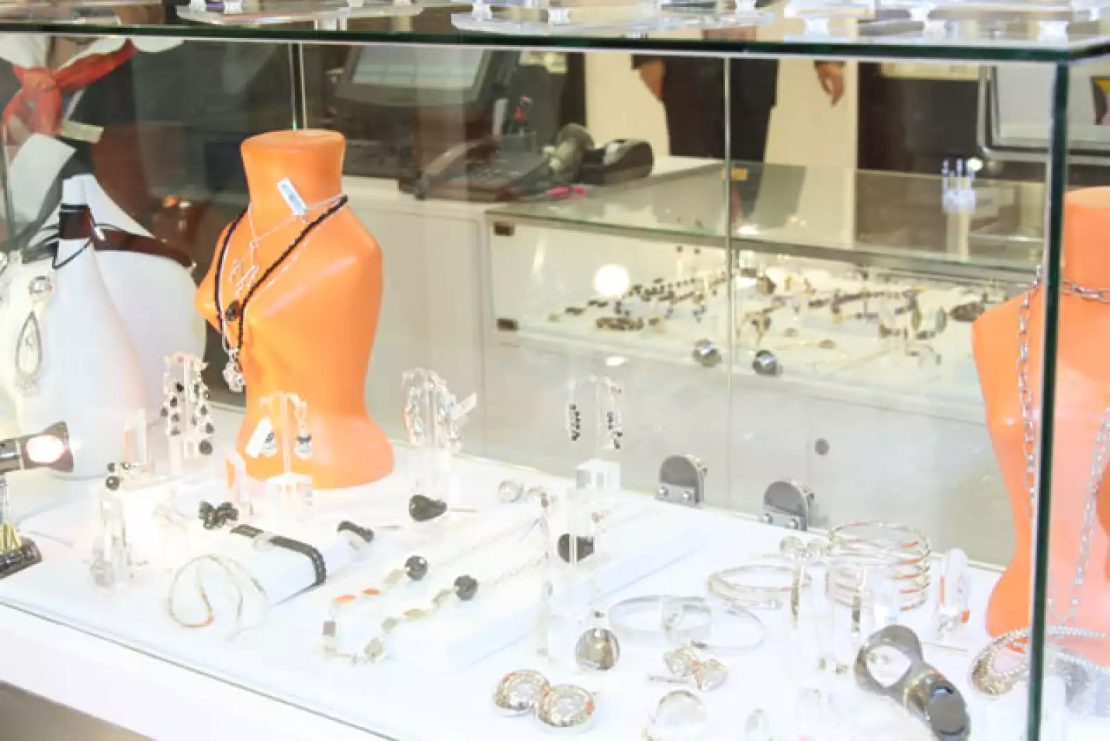 Daniel Espinosa presenta su nueva linea en plata