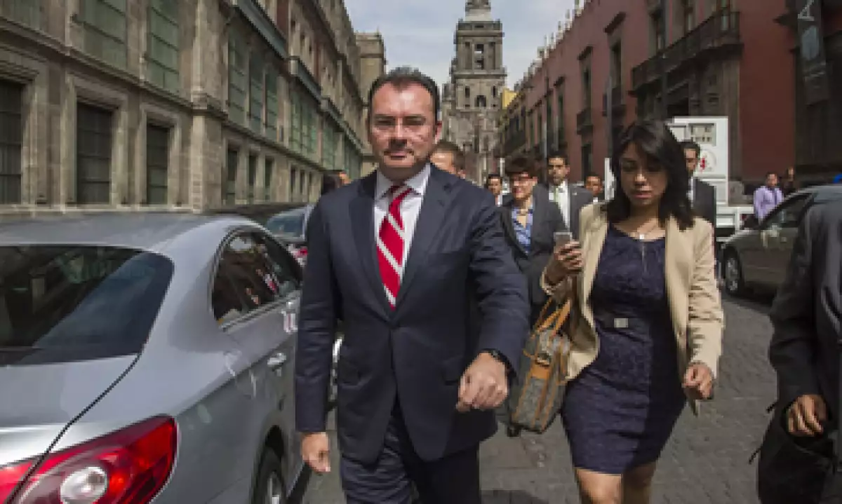 La abundancia de liquidez inyectada por la Fed y el BCE puede crear distorsiones, según Videgaray. (Foto: Cuartoscuro)