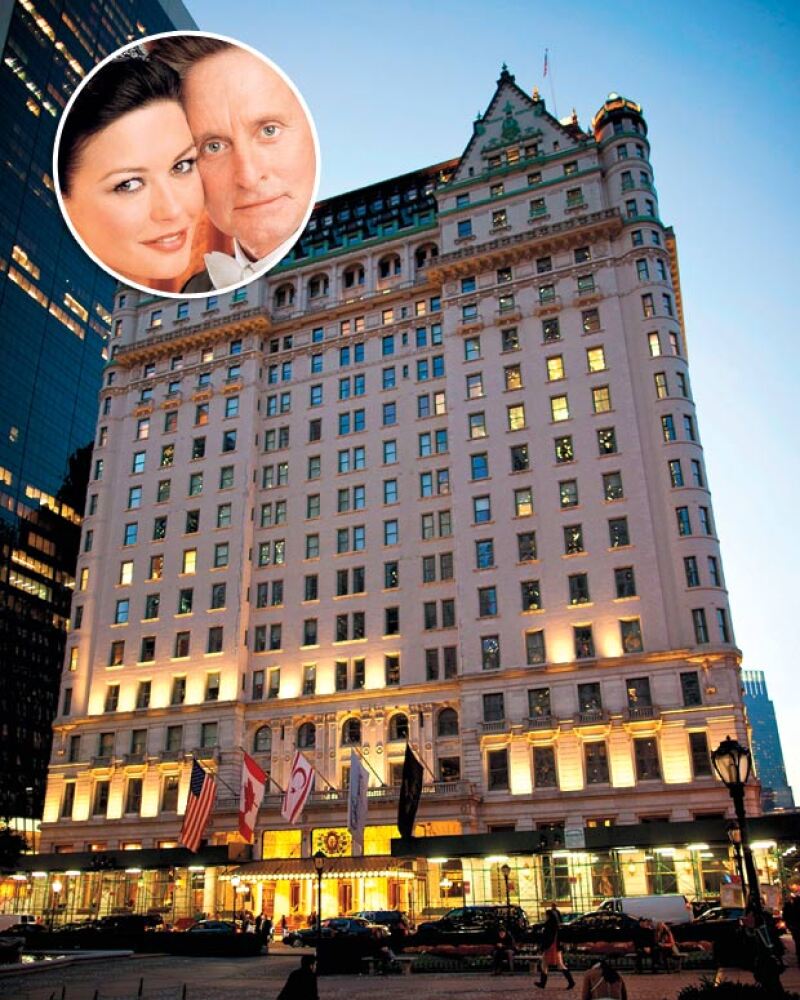 THE PLAZA HOTEL. Como reza su slogan: "Nothing unimportant ever happens at The Plaza". En 2000 Catherine Zeta Jones y Michael Douglas se casaron en este lugar.