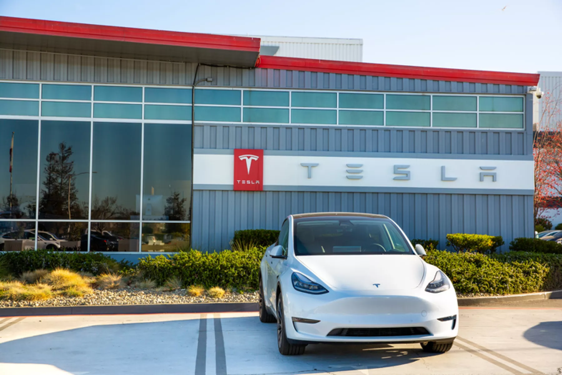Tesla recibe demandas por acoso sexu