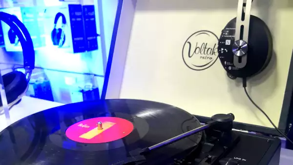 Sennheiser Momentum 3.jpg