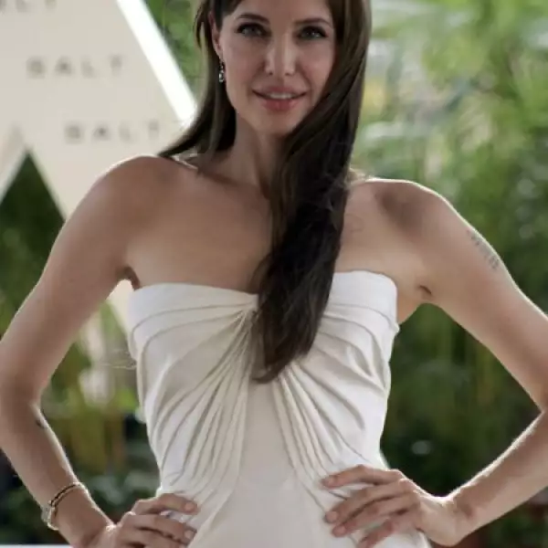 La más reciente llegada a Cancún fue la de Angelina Jolie, quien presentó `Salt´, en la que da vida a Evelyn Salt, una oficial de la CIA acusada de espionaje.