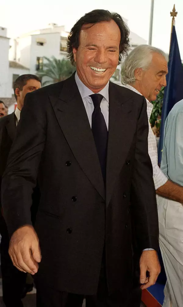 Julio Iglesias