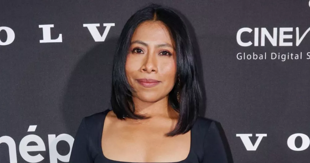 yalitza-aparicio-nuevo-look-long-bob.jpg