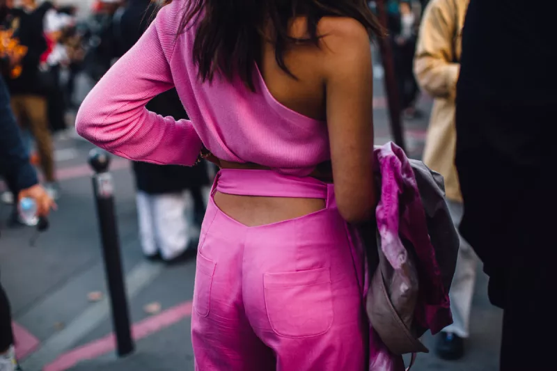 ropa-con-espalda-descubierta