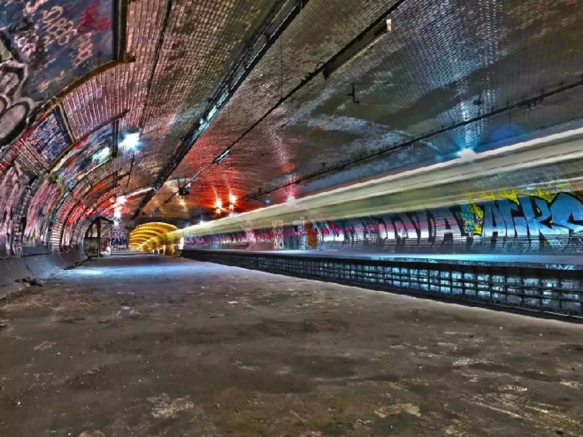 reinventarparis-estacionCroixRouge