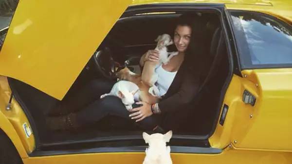 Elettra Lamborghini tiene 21 años y ha declarado querer dedicarse a aparecer en programas que trabajar en la millonaria empresa familiar.