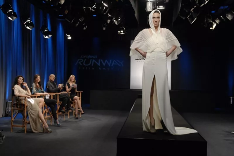 Para el capítulo nueve del reality show se pidió a los siete concursantes crear un outfit multifuncional. La nicaragüense Shantall logró ganar, mientras que el mexicano Mauro fue eliminado.