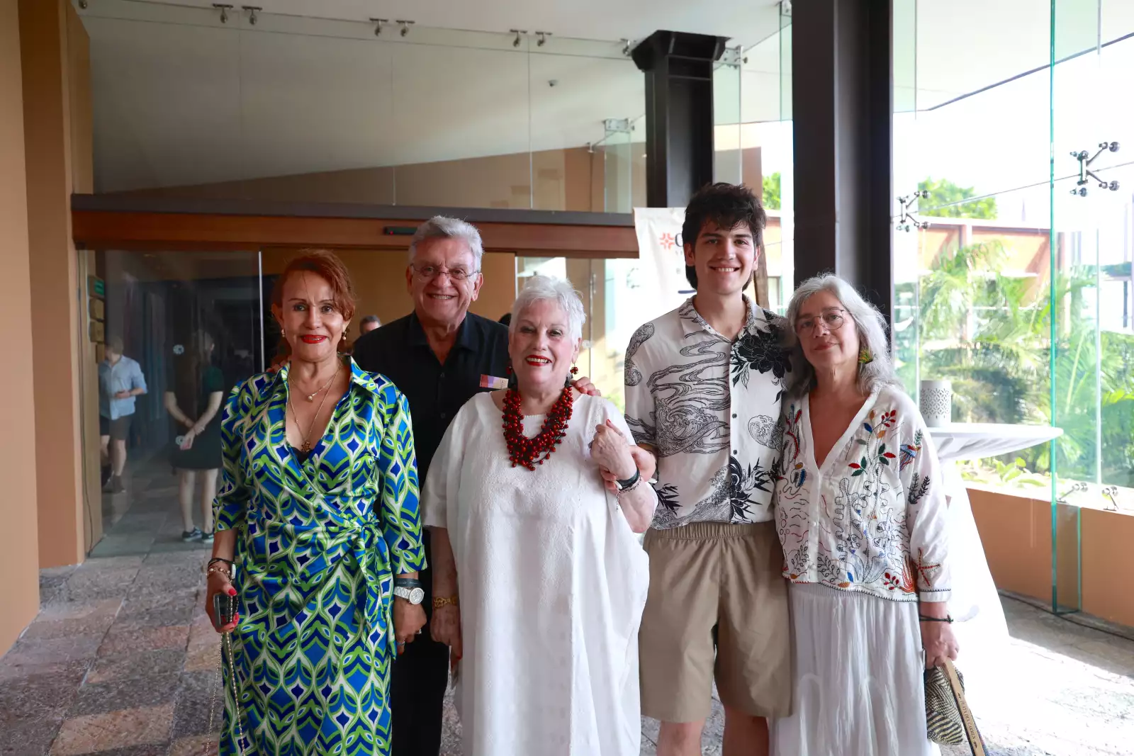 Delia Tapia, Carlos Vidali, Juana Inés Abreu , Paloma y Tadeo D
