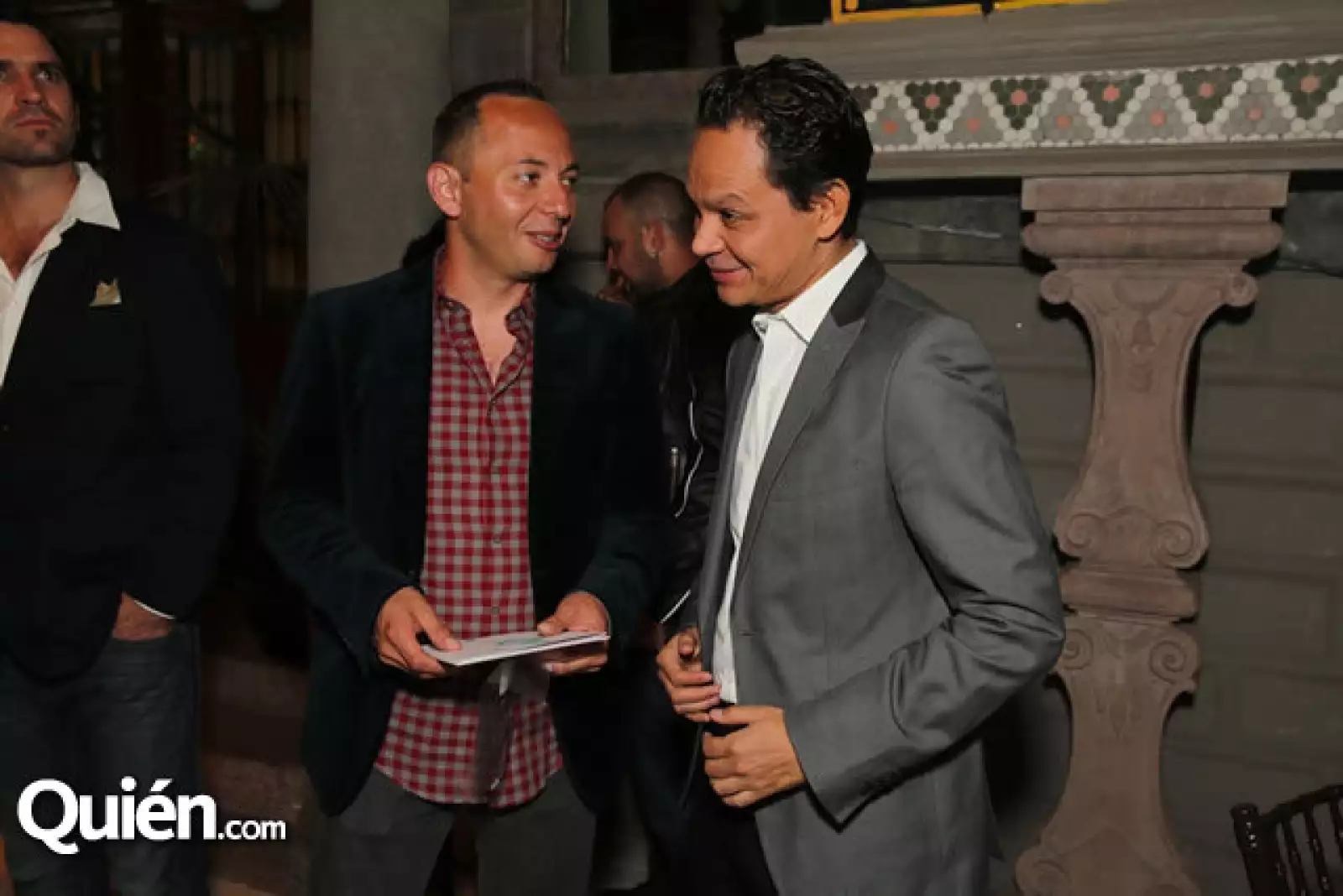 Roberto Fiesco,Ernesto Contreras