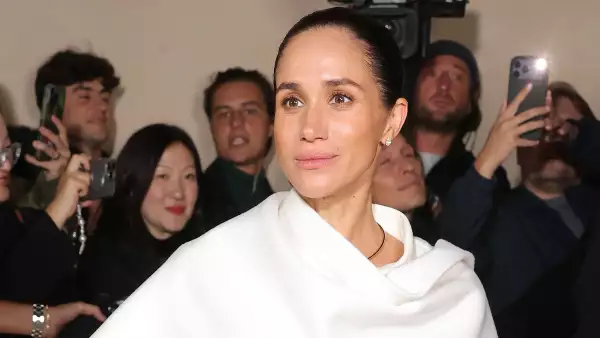 Meghan Markle duquesa de Sussex en el desfile de Balenciaga en Paris Fashion Week