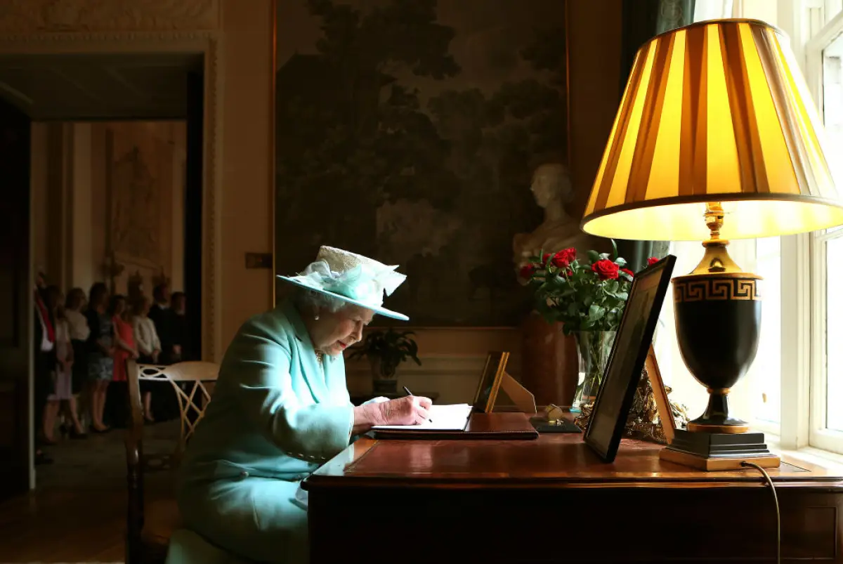 Reina Isabel II