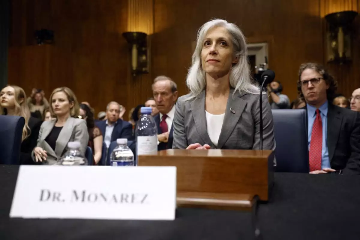 La exdirectora de los Centros para el Control de Enfermedades (CDC), Susan Monárez, llega para testificar ante el Comité de Salud, Educación, Trabajo y Pensiones del Senado en el Edificio de Oficinas del Senado de Dirksen el 17 de septiembre de 2025 en Washington, DC.
