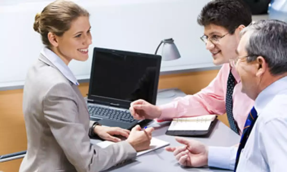 Si quieres comunicarte con tu jefe, los expertos recomiendan hacerlo por la tarde porque es cuando está más relajado. (Foto: Photos to Go)