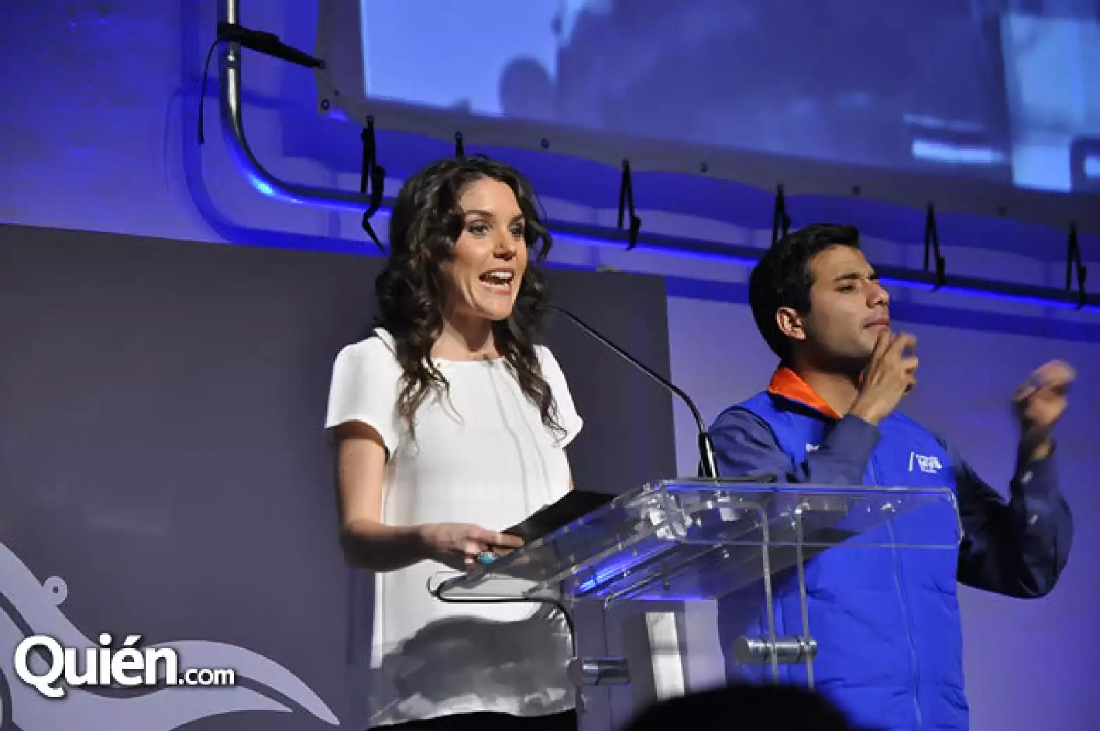 La conductora Mayte Balvoa