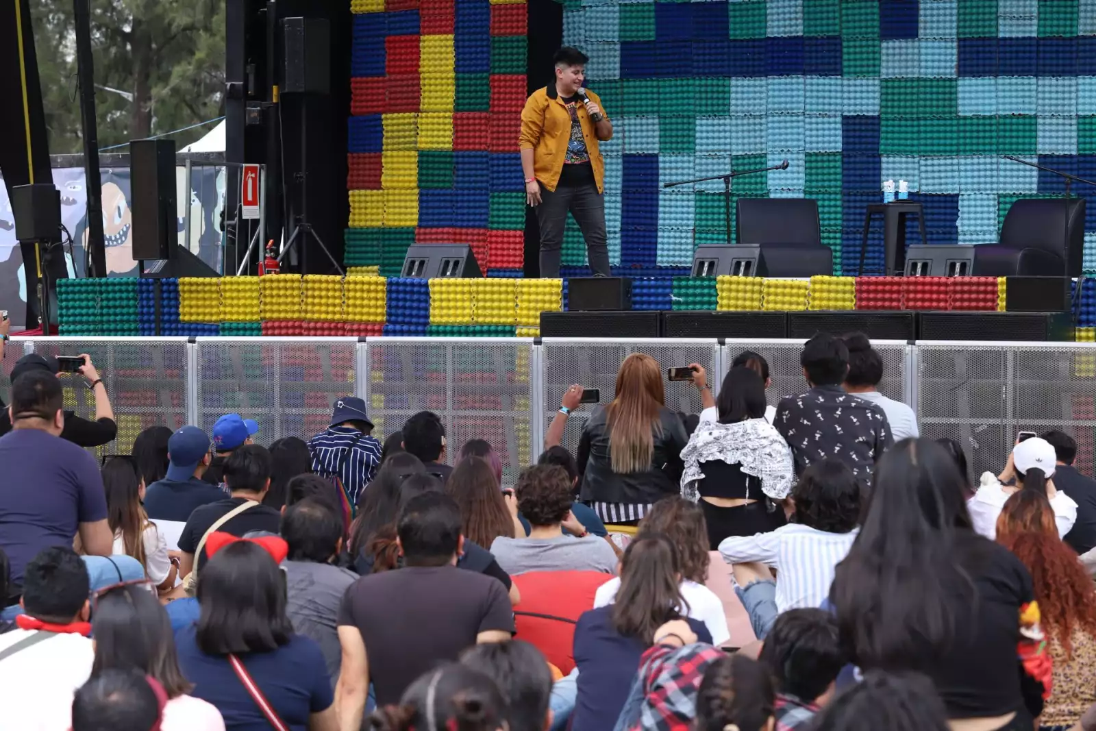 La comediante Ana Julia durante su participación en la Carpa Casa Comedy en el Festival Iberoamericano de Cultura Musical Vive Latino 2022 que se realiza en el Foro Sol.
