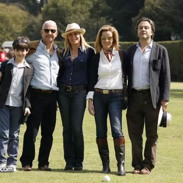 Diego Valdez,Jose Antonio Valdez,Ivette Proal,Carolina Enriquez,Rodrigo Álvarez