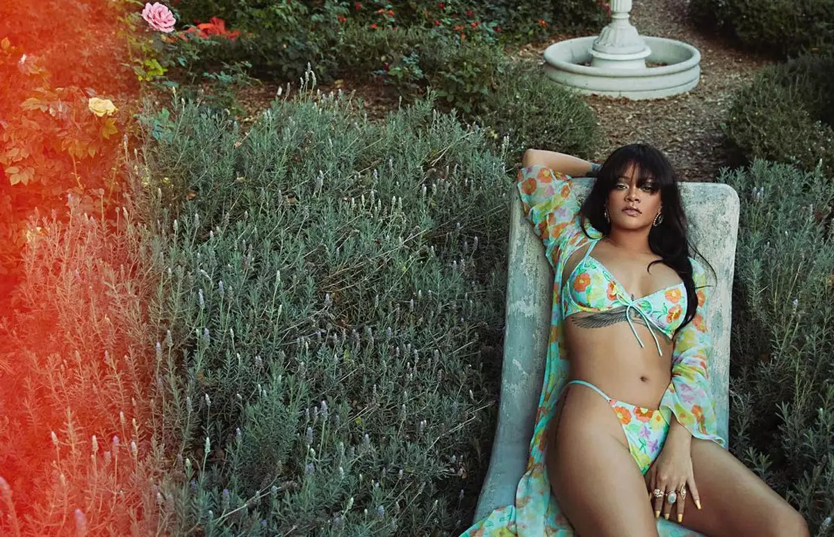 Rihanna inaugura la primavera con este conjunto de lencería Savage x Fenty