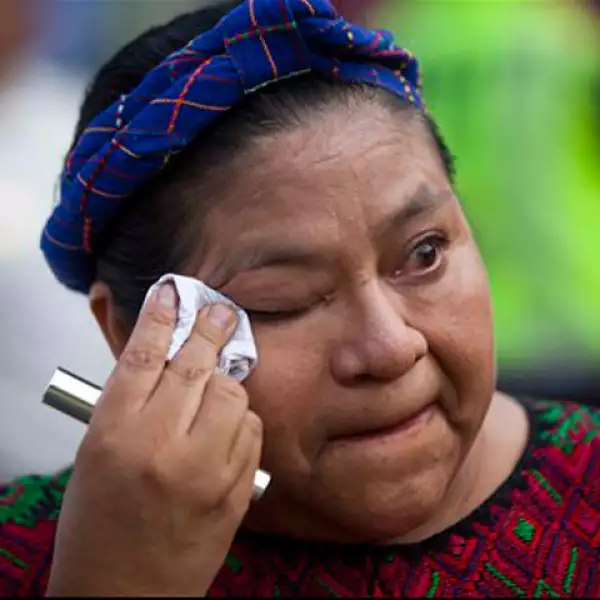 Rigoberta Menchú, Premio Nobel de la Paz 1992, lloró por la muerte del cantante argentino.