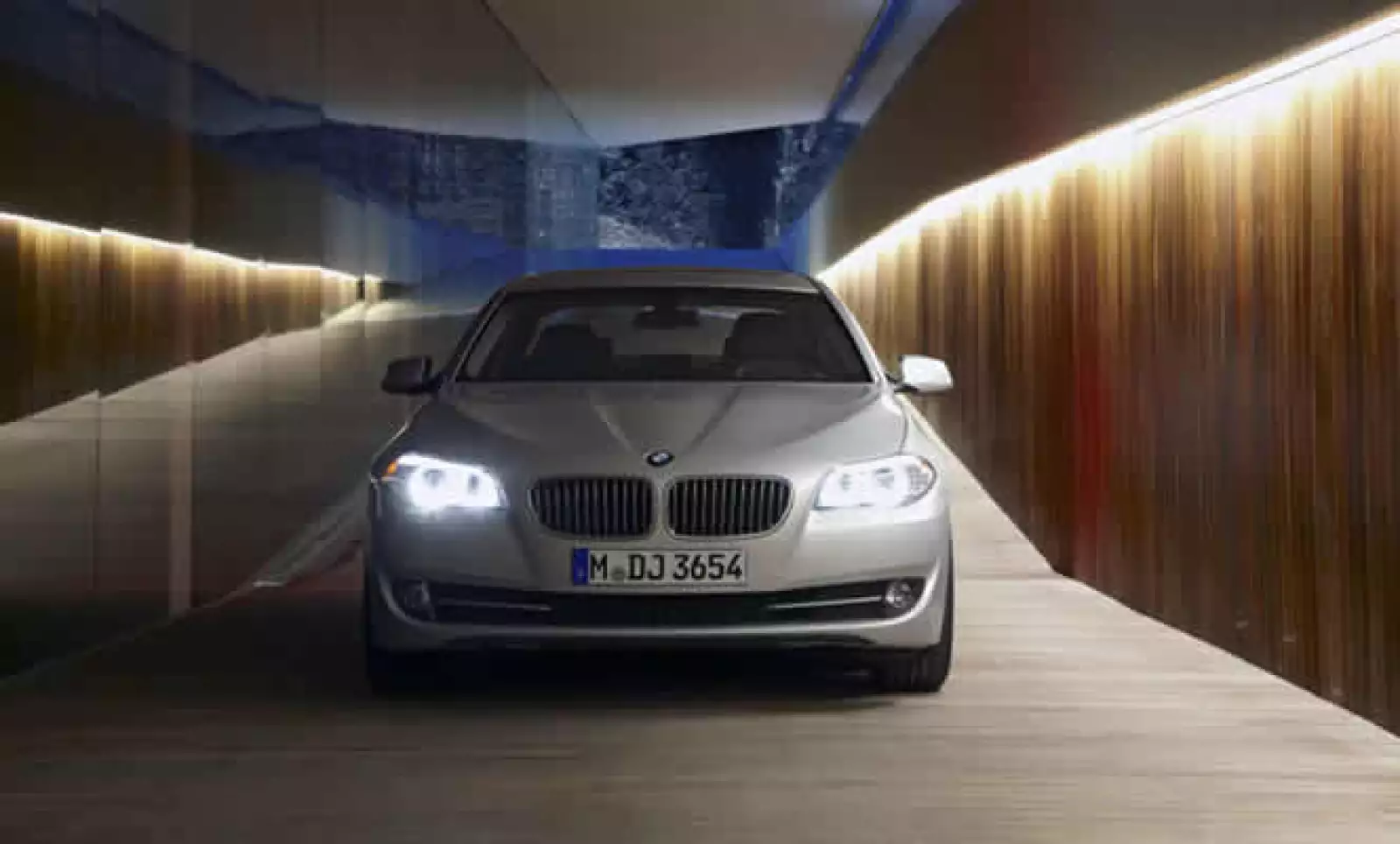 Llego a nuestro país el BMW Serie 5 Gran Turismo, un vehículo diseñado para quienes buscan un automóvil espacioso, con lujo y gran espacio interior.