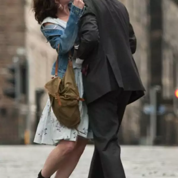 Jim Sturgess y Anne Hathaway en One Day