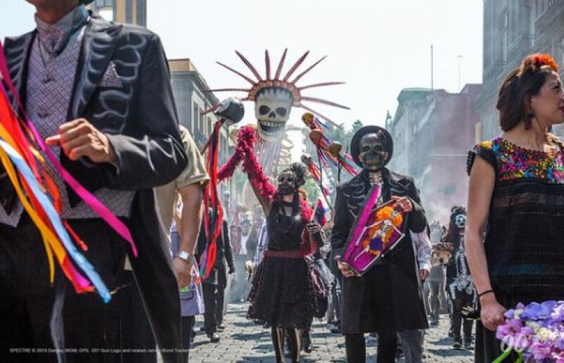 El inicio de la película promete ser espectacular.