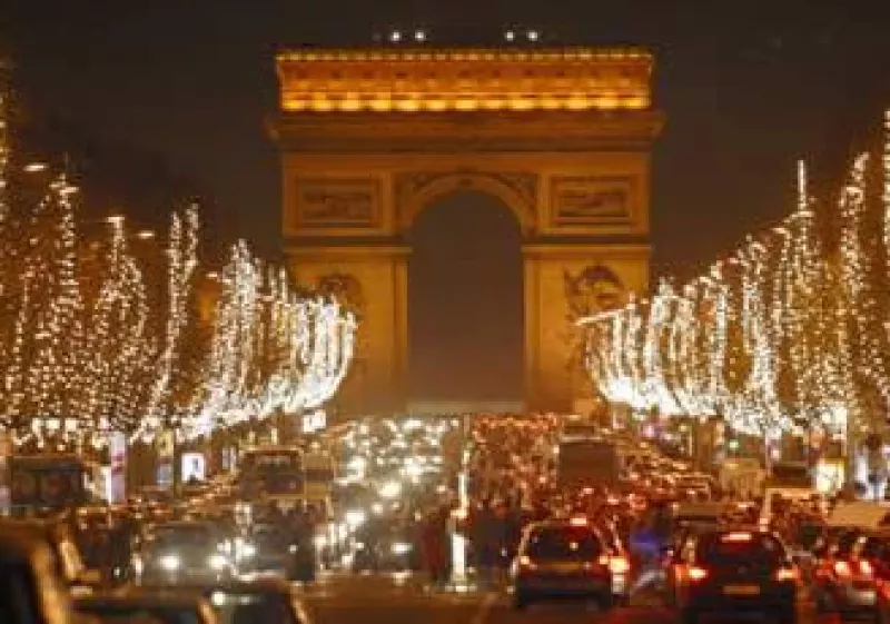 La alcaldía de París distribuirá focos ahorradores de forma gratuita en las zonas que así lo requieran. (Foto: Cortesía Embajada de Francia)