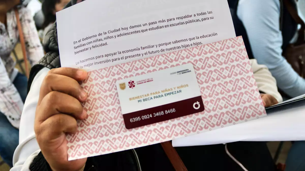 mi-beca-para-empezar-tarjeta-de-uniformes-y-utiles-2025