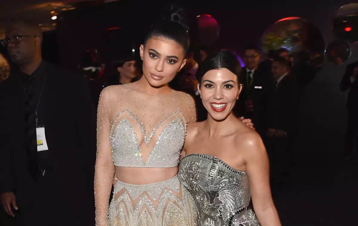 Kourtney Kardashian y Kylie Jenner